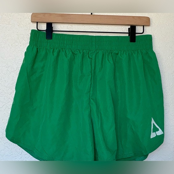 Azarhia Women's Green Shorts (NWT) - Picture 2 of 7